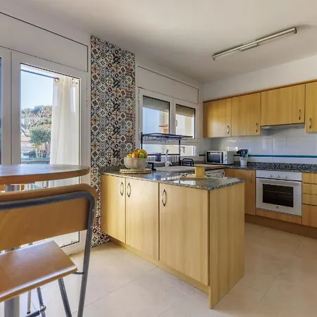 Ferienhaus Fuer 6 Personen Ca 90 Qm In Castell-platja D'aro, Costa Brava Sant Feliu De Guixols Und Umgebung Holiday home *